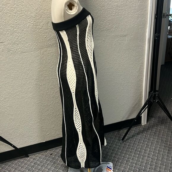 Black and White Knit Swim Coverup - Picture 2 of 4